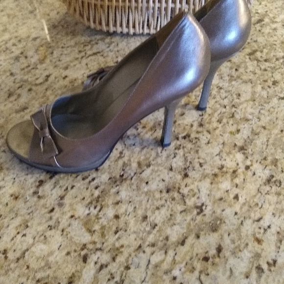 Ladies formal shoes with heels - Picture 2 of 3